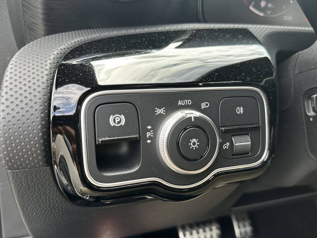 New 2025 Mercedes-Benz CLA 35 AMG 4MATIC image 34