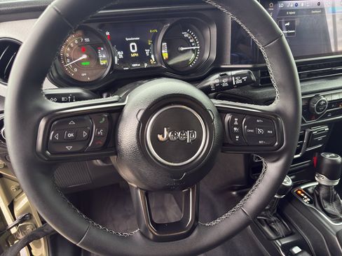 Used 2025 Jeep Wrangler Unlimited Sport S 4xe w/ Convenience Group AWD/4WD image 16
