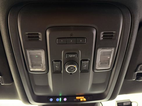 Used 2023 Cadillac Escalade ESV Luxury image 20