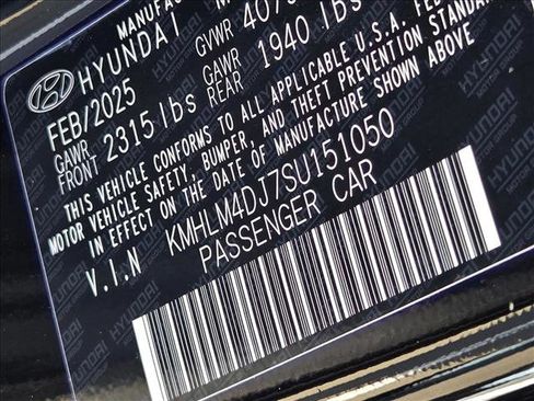 Used 2025 Hyundai Elantra SEL image 25