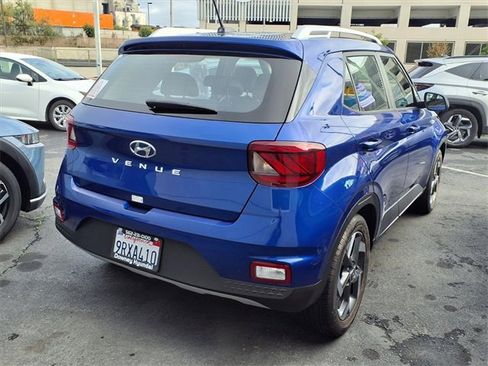 Certified 2024 Hyundai Venue Limited image 4