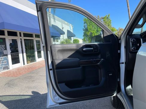 Used 2019 GMC Sierra 1500 SLT w/ SLT Premium Plus Package AWD/4WD image 21