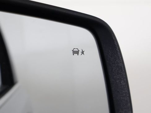 Used 2023 GMC Acadia SLE w/ Driver Convenience Package image 40