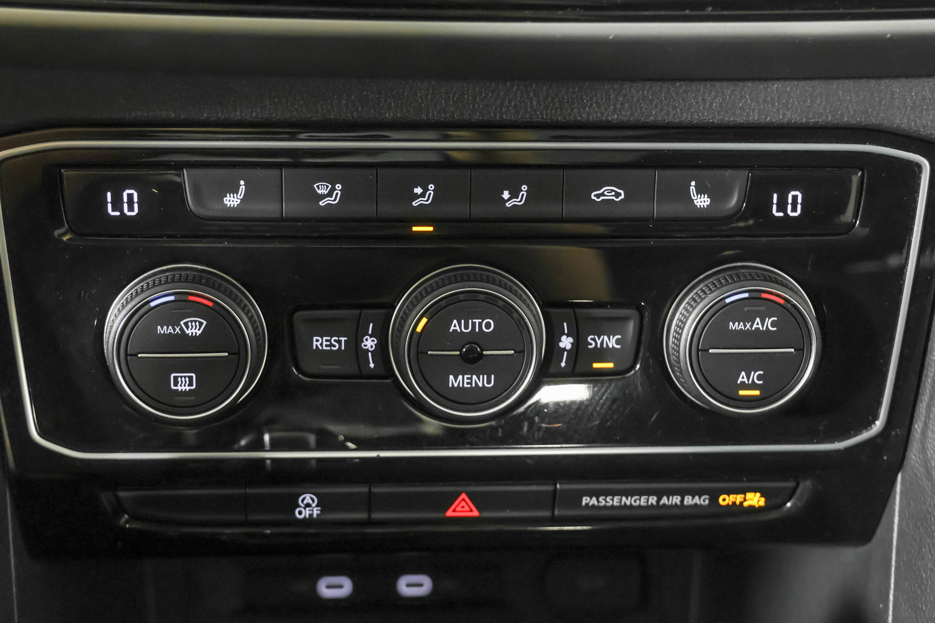 Used 2023 Volkswagen Atlas SEL AWD/4WD image 33