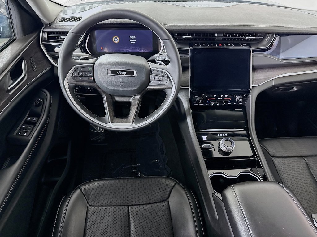 Used 2023 Jeep Grand Cherokee L Limited w/ Luxury Tech Group II AWD/4WD image 4