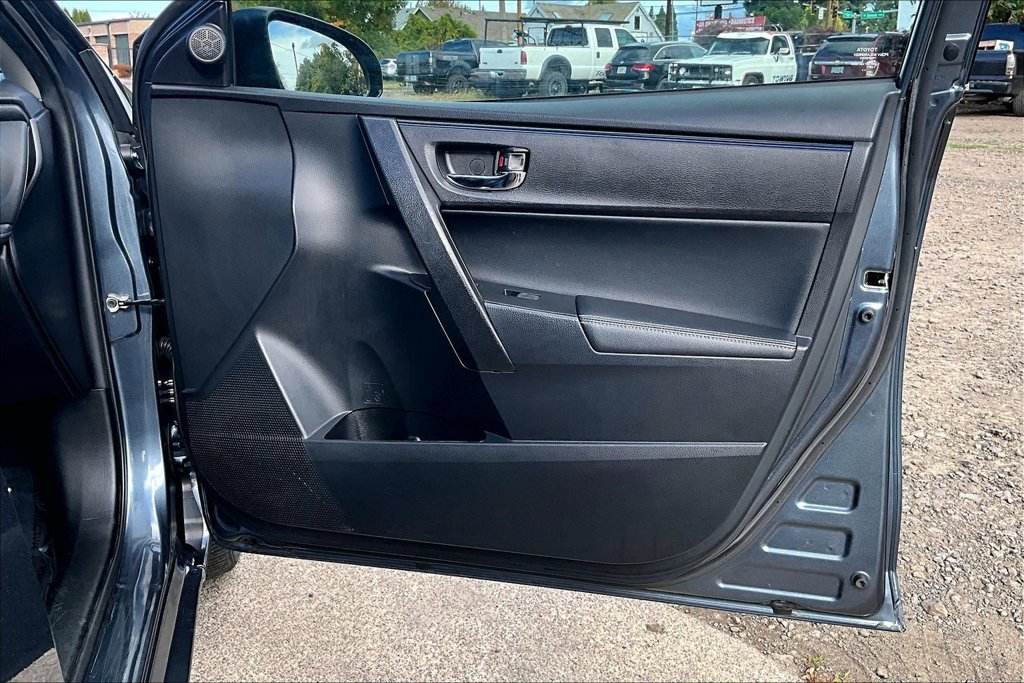 Used 2017 Toyota Corolla SE FWD image 23