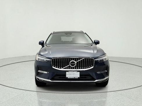 Used 2022 Volvo XC60 B5 Inscription w/ Advanced Package AWD/4WD image 2