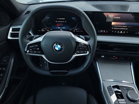 Used 2025 BMW 330i xDrive Sedan image 11