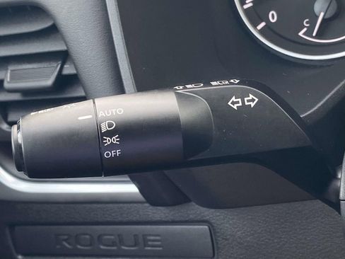 Used 2025 Nissan Rogue S FWD image 21
