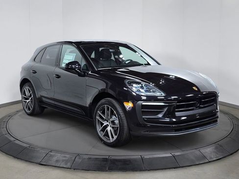 New 2026 Porsche Macan AWD/4WD image 9