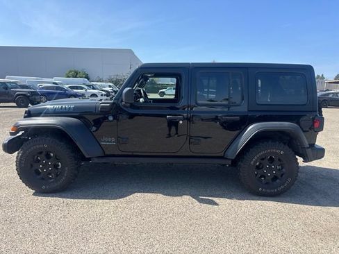 Used 2023 Jeep Wrangler Unlimited w/ Cold Weather Group AWD/4WD image 8