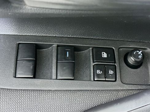 Used 2025 Toyota Corolla LE image 14