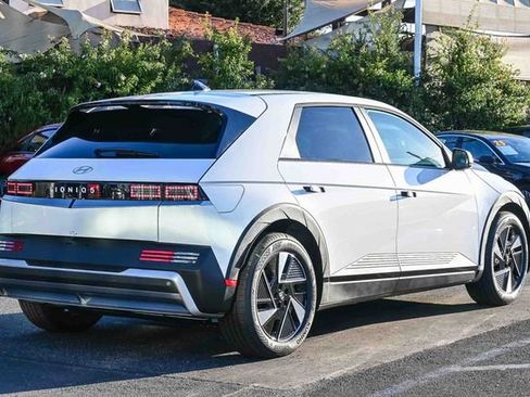 New 2026 Hyundai Ioniq 5 SEL image 4