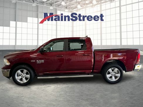 Used 2019 RAM 1500 Classic SLT w/ SLT Plus D←cor Group AWD/4WD image 2