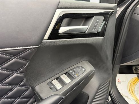 Used 2024 Mitsubishi Outlander SEL image 14