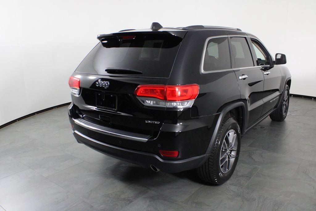 Used 2017 Jeep Grand Cherokee Limited w/ Luxury Group II RWD image 3