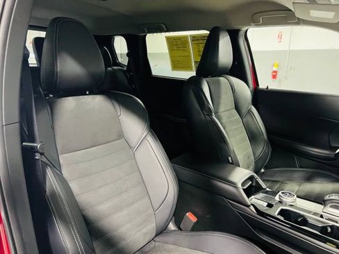 Used 2025 Mitsubishi Outlander SE FWD image 36