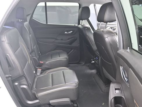 Certified 2020 Chevrolet Traverse LT w/ LT Premium Package AWD/4WD image 12