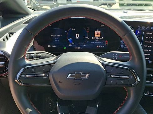 Used 2025 Chevrolet Equinox EV RS FWD image 21