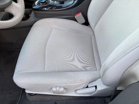 Used 2011 Nissan Leaf SL image 16