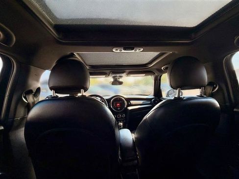 Used 2021 MINI Cooper 4-Door Hardtop FWD image 32