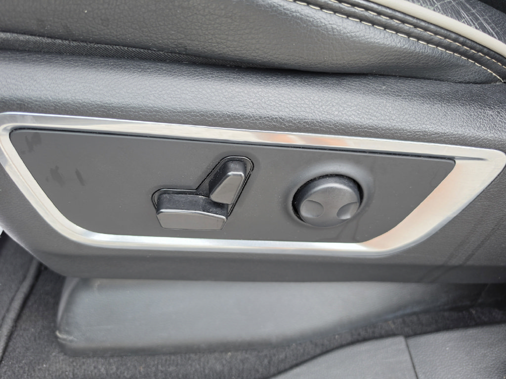 Used 2025 RAM 1500 Laramie AWD/4WD image 26