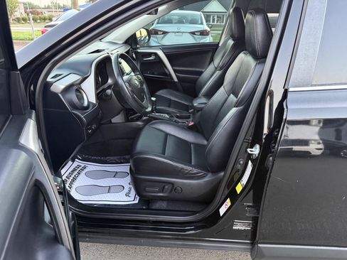 Used 2017 Toyota RAV4 Platinum FWD image 8