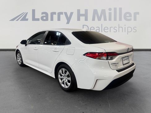 Certified 2026 Toyota Corolla LE w/ Carpet Mat Package (TMS) FWD image 3