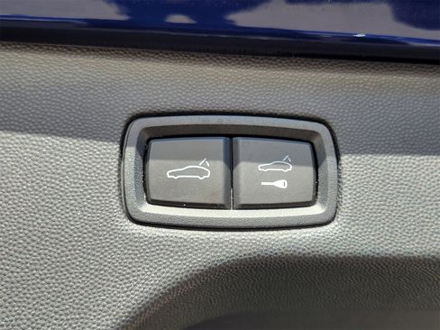 Certified 2024 Porsche Macan 4 Electric image 32