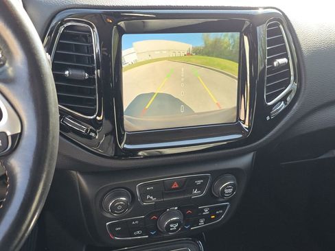 Used 2021 Jeep Compass Limited w/ Sun and Sound Group AWD/4WD image 14