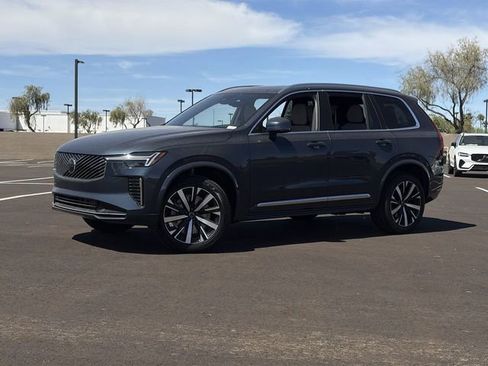 New 2026 Volvo XC90 B5 Core AWD/4WD image 2