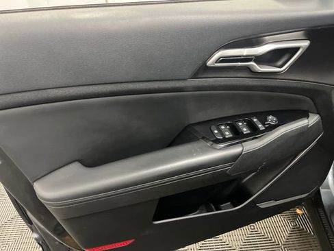 Certified 2023 Kia Sportage EX image 11