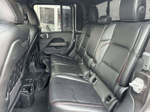 Used 2021 Jeep Gladiator Rubicon AWD/4WD image 17