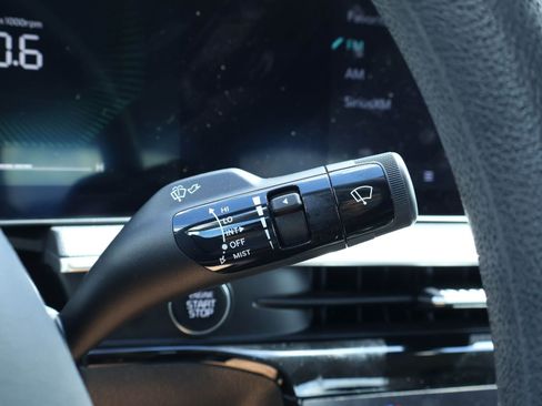 Used 2025 Kia K5 LXS image 28