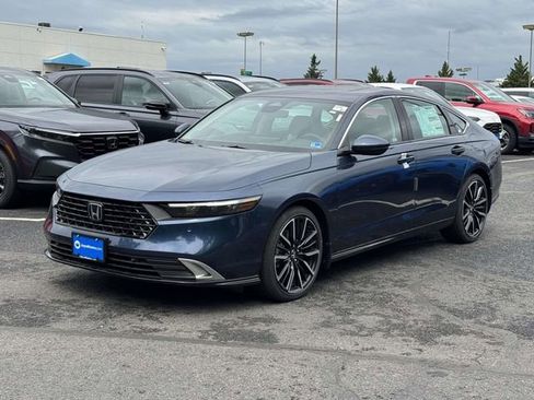 New 2026 Honda Accord Touring image 4