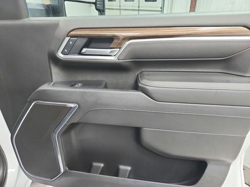 Used 2025 Chevrolet Silverado 2500 LT image 37