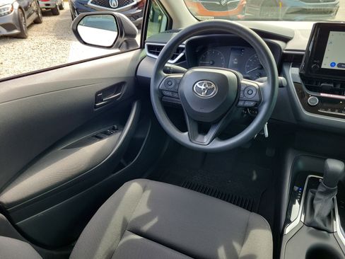 Used 2025 Toyota Corolla LE image 17