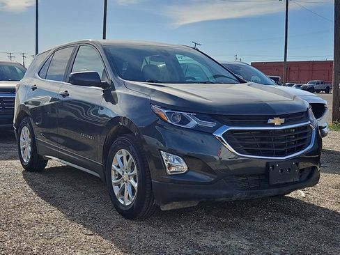 Used 2021 Chevrolet Equinox LT image 3