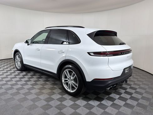Certified 2024 Porsche Cayenne image 3