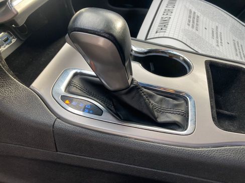 Used 2020 Jeep Grand Cherokee Laredo image 27