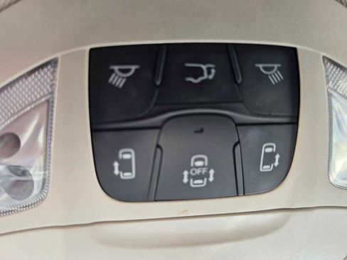 Used 2023 Chrysler Voyager LX FWD image 19