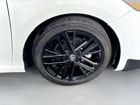 Used 2025 Toyota Camry SE w/ Convenience Package FWD image 32