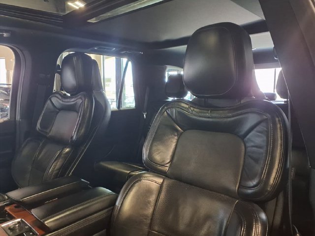 Used 2021 Lincoln Navigator Reserve w/ Luxury Package AWD/4WD image 24