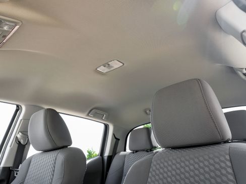 Used 2021 Toyota Tacoma SR5 RWD image 30