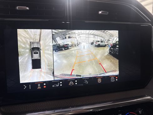 Used 2025 GMC Sierra 3500 Denali w/ Denali Reserve Package AWD/4WD image 6