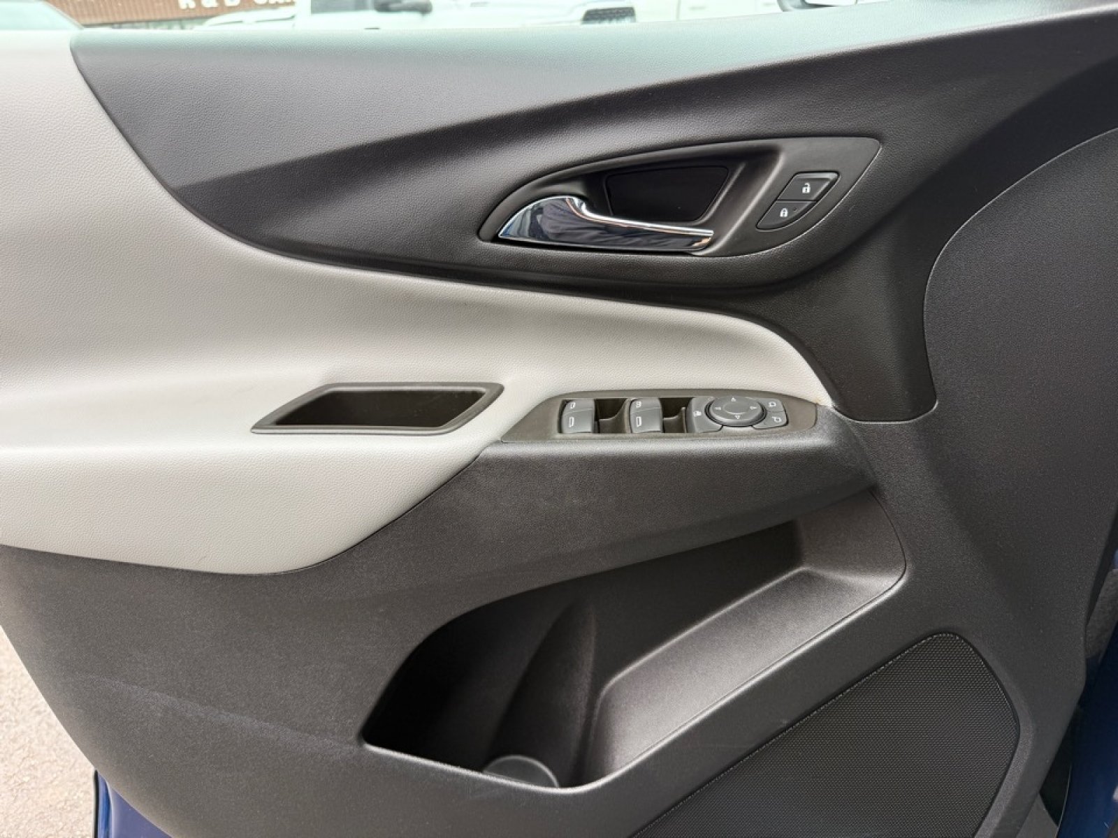 Used 2023 Chevrolet Equinox LS AWD/4WD image 34