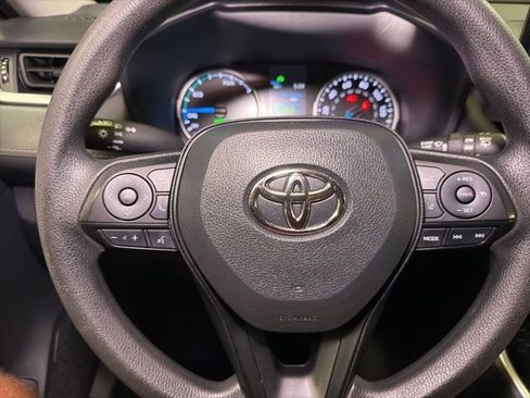 Used 2022 Toyota RAV4 XLE AWD/4WD image 38