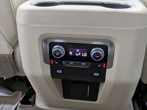 Used 2021 GMC Yukon Denali w/ Denali Premium Package image 16