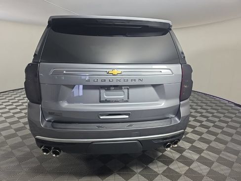 Used 2022 Chevrolet Suburban High Country AWD/4WD image 4