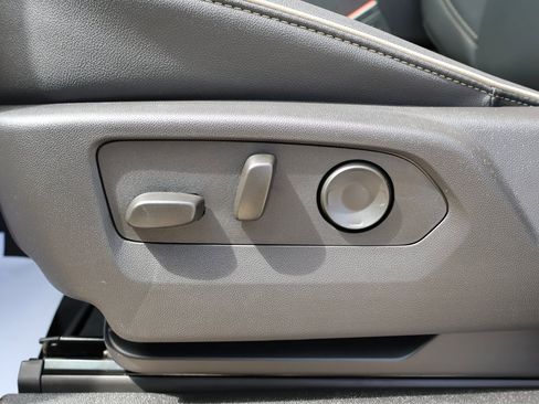 New 2025 Chevrolet Suburban Premier image 16